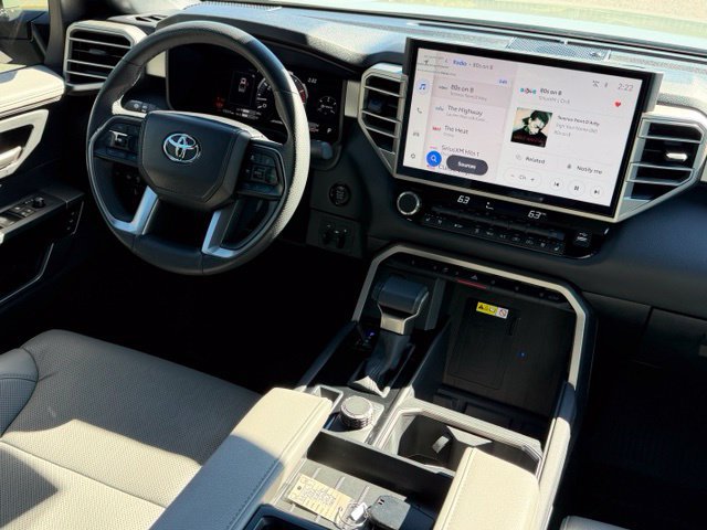Used 2025 Toyota Tundra Limited AWD/4WD image 4
