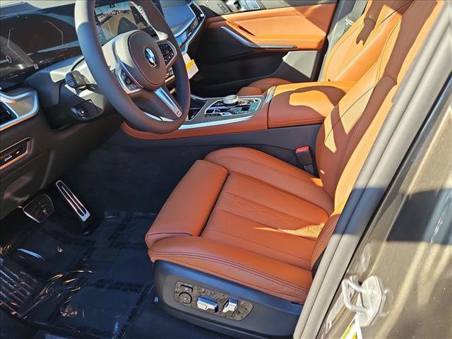 New 2027 BMW X7 xDrive40i w/ M Sport Package AWD/4WD image 4