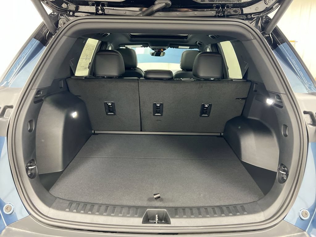 New 2027 Chevrolet Equinox RS w/ Safety and Technology Package AWD/4WD image 25