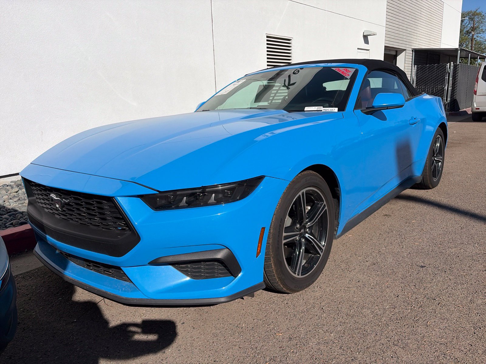 Used 2025 Ford Mustang Premium RWD image 1