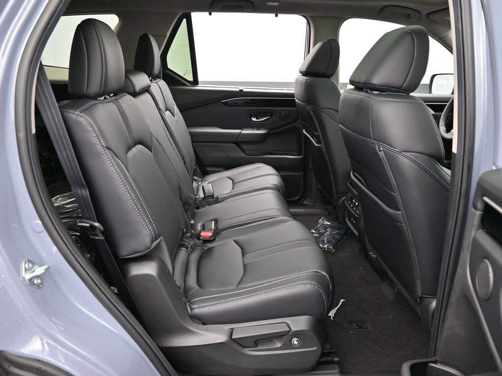 New 2025 Honda Pilot Touring image 40