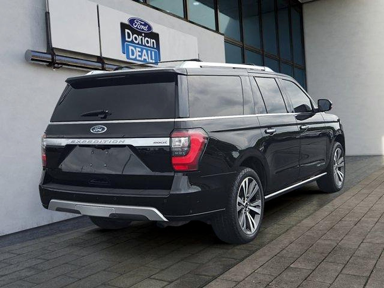 Used 2021 Ford Expedition Max Platinum AWD/4WD image 3
