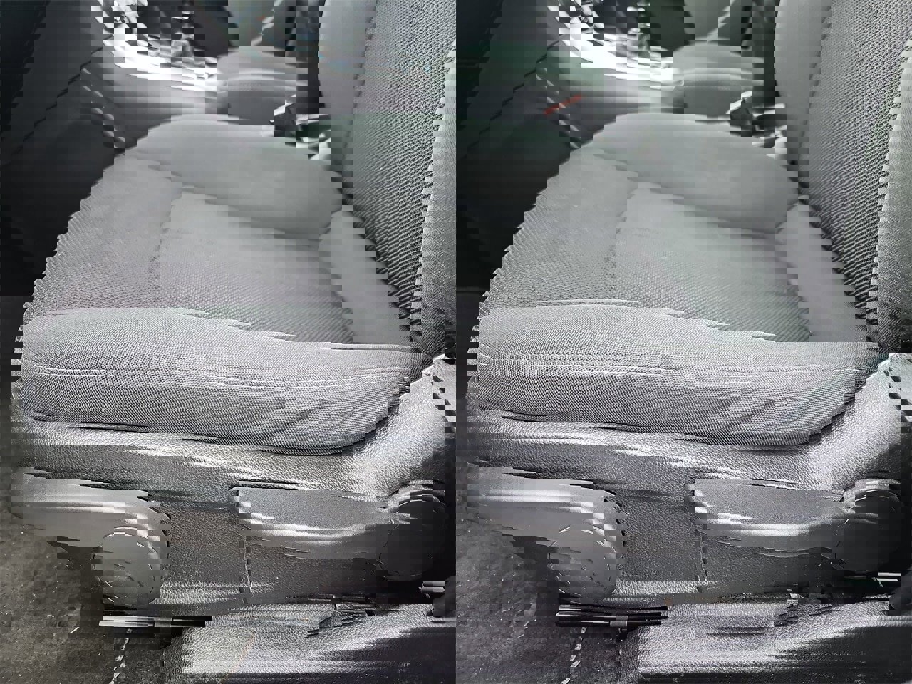 Used 2011 Chevrolet Cruze Eco image 27