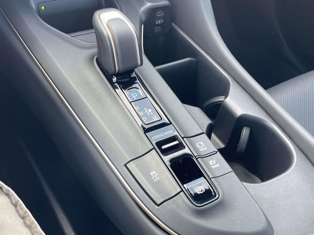 Used 2023 Toyota Crown Limited image 22