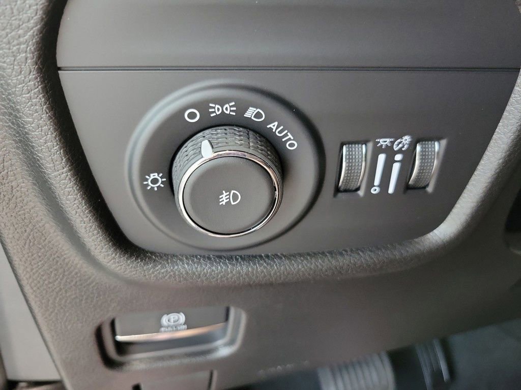 New 2025 Jeep Grand Cherokee Limited image 28