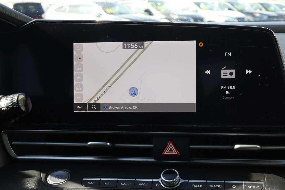 Used 2025 Hyundai Elantra SEL FWD image 11