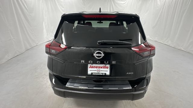 New 2026 Nissan Rogue SV AWD/4WD image 4