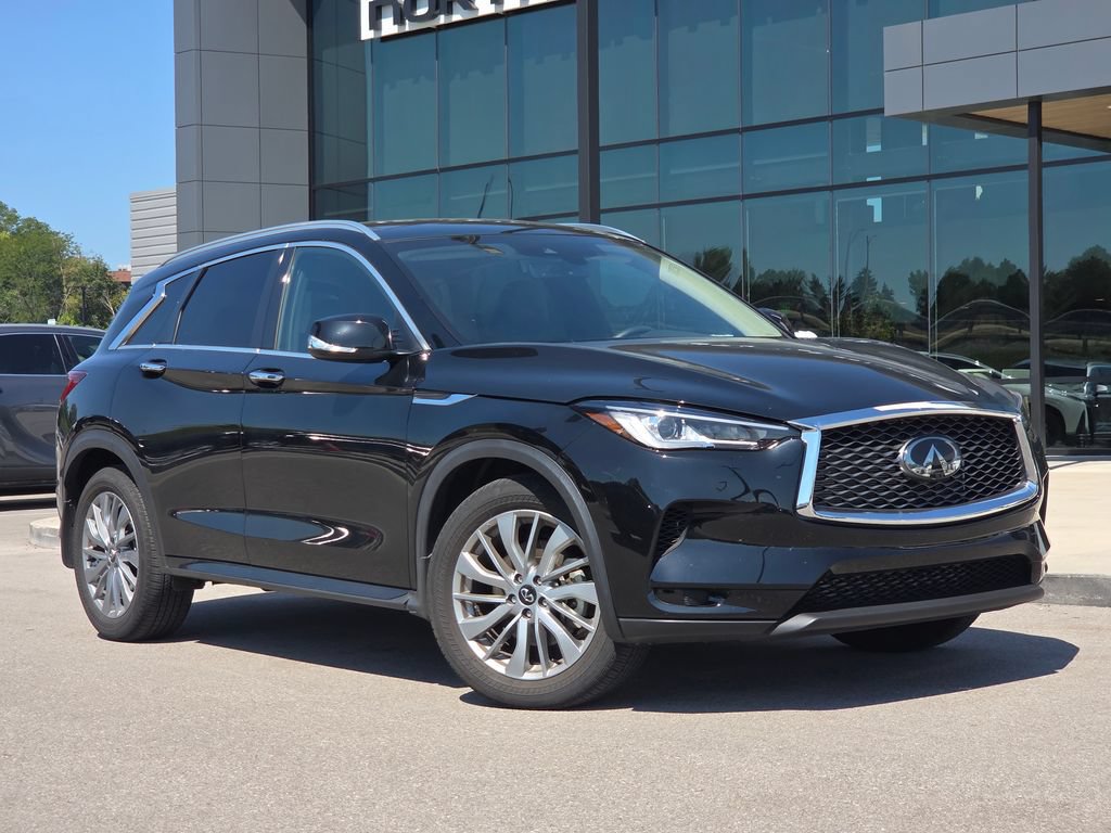 Used 2025 INFINITI QX50 Luxe AWD/4WD image 2