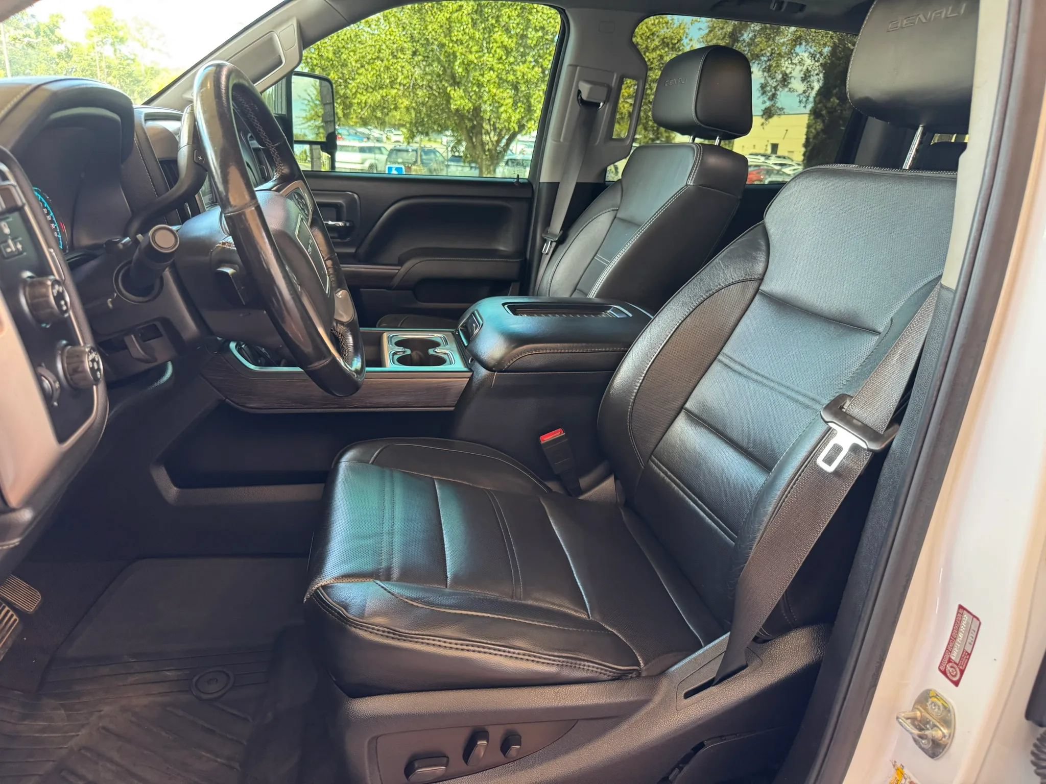 Used 2019 GMC Sierra 2500 Denali w/ Duramax Plus Package AWD/4WD image 13