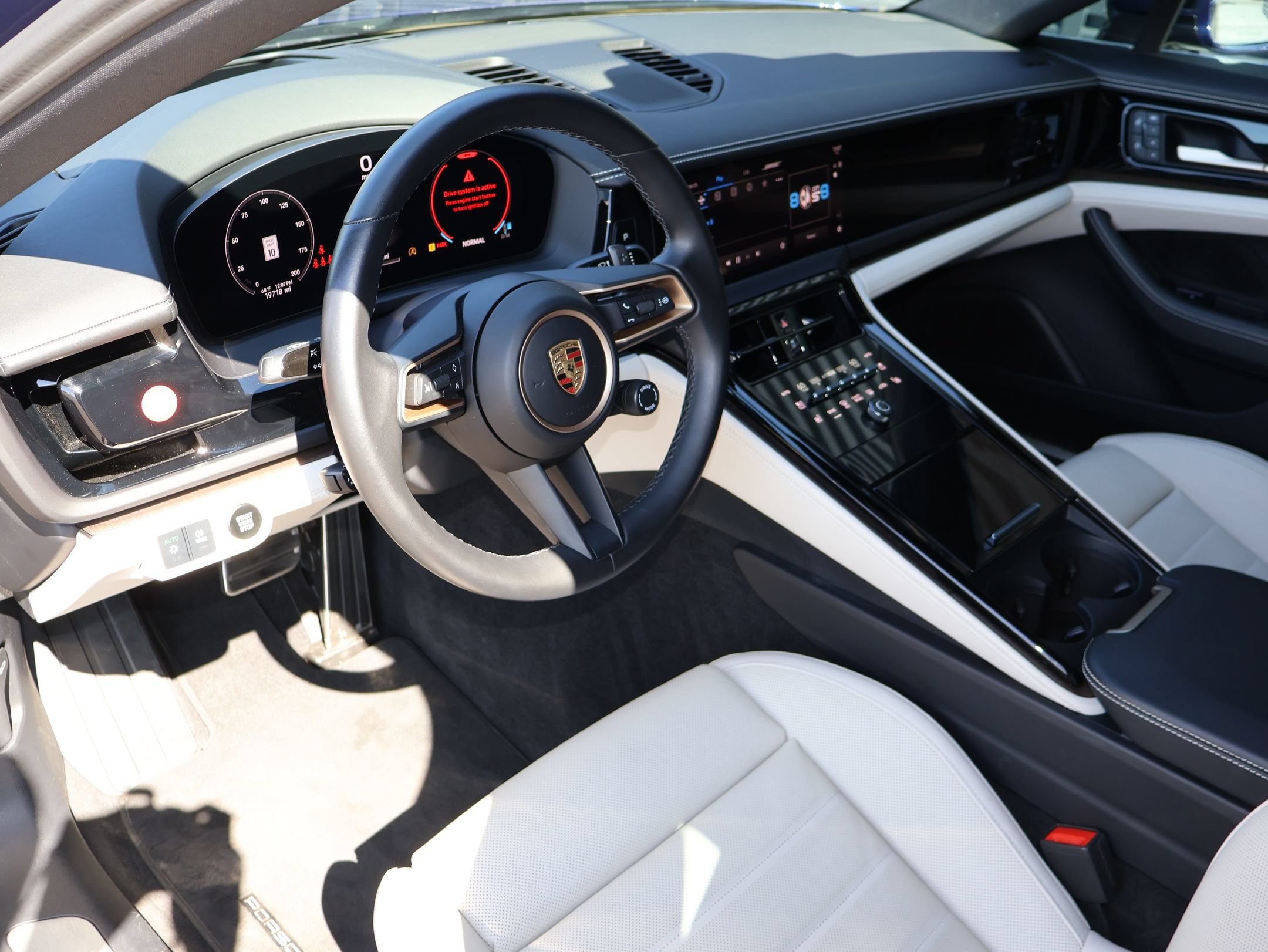 Certified 2024 Porsche Panamera 4 AWD/4WD image 4
