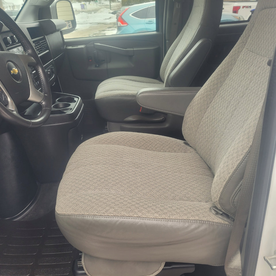 Used 2016 Chevrolet Express 3500 LT w/ LT Preferred Equipment Group image 13