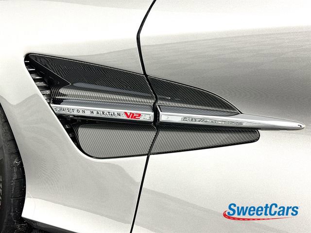 Used 2025 Aston Martin Vanquish RWD image 47