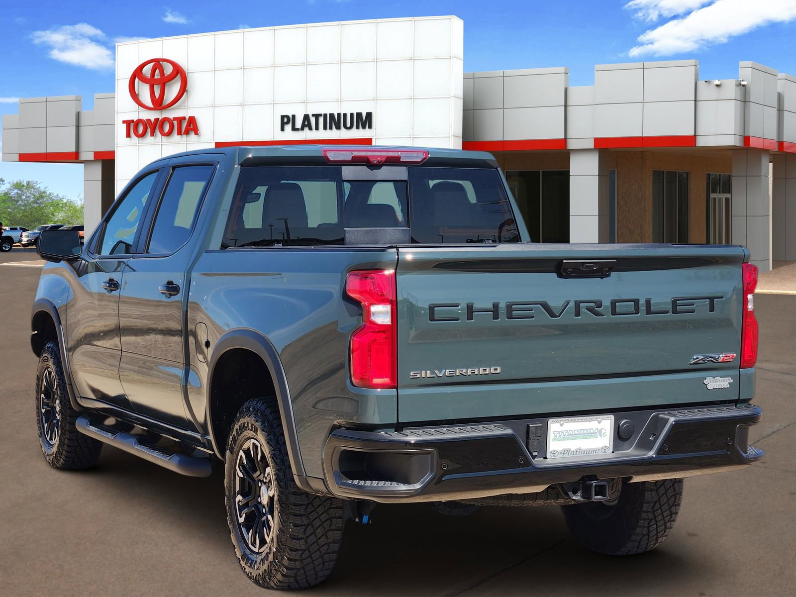 Used 2025 Chevrolet Silverado 1500 ZR2 w/ Technology Package image 5