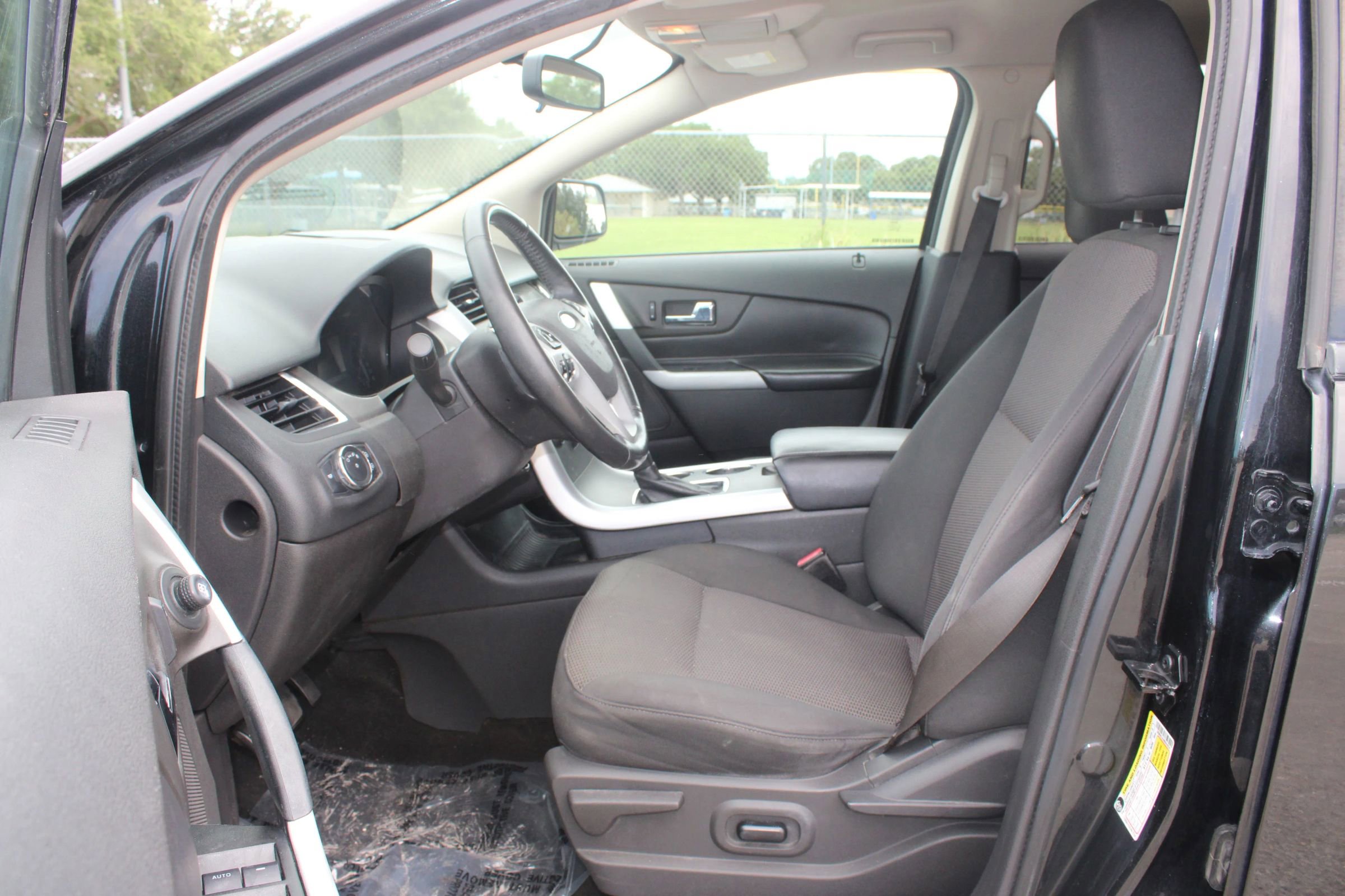 Used 2011 Ford Edge SEL FWD image 9