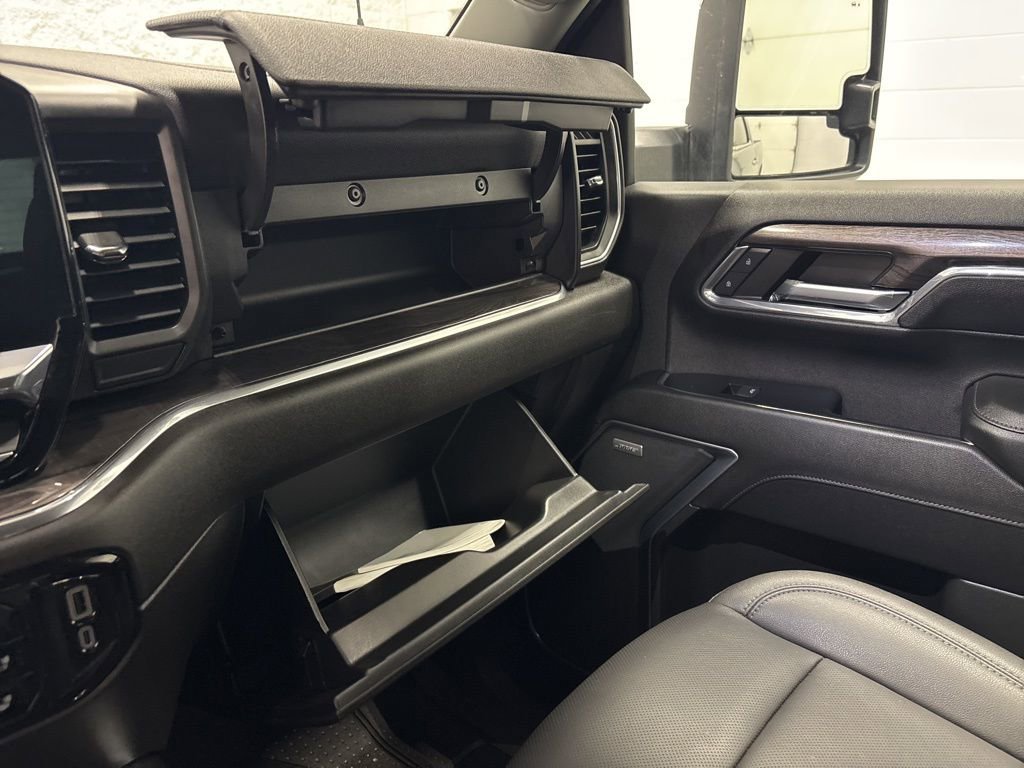 Used 2024 Chevrolet Silverado 2500 LTZ w/ LTZ Convenience Package image 19