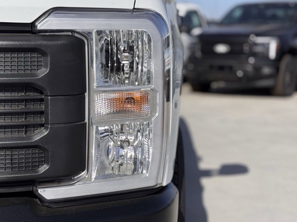 Used 2025 Ford F350 XL w/ XL Chrome Package RWD image 8