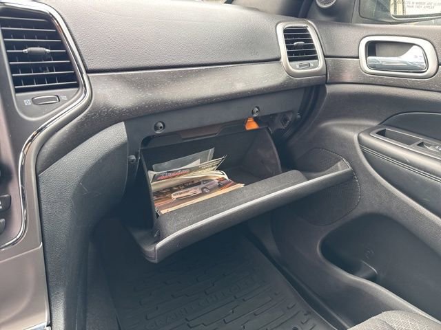 Used 2018 Jeep Grand Cherokee Laredo w/ Security & Convenience Group image 26