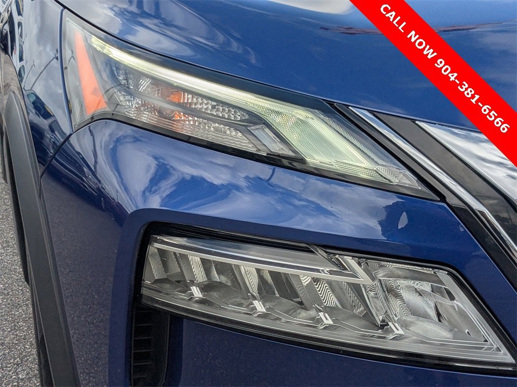 Used 2023 Nissan Rogue SV image 9