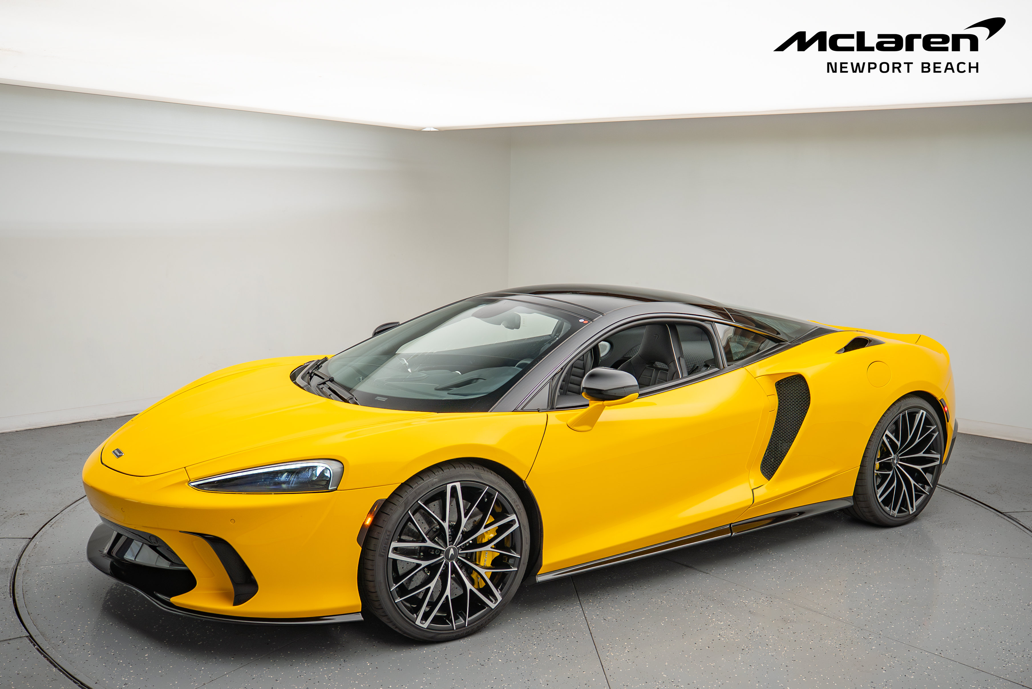 Used 2025 McLaren GTS image 12