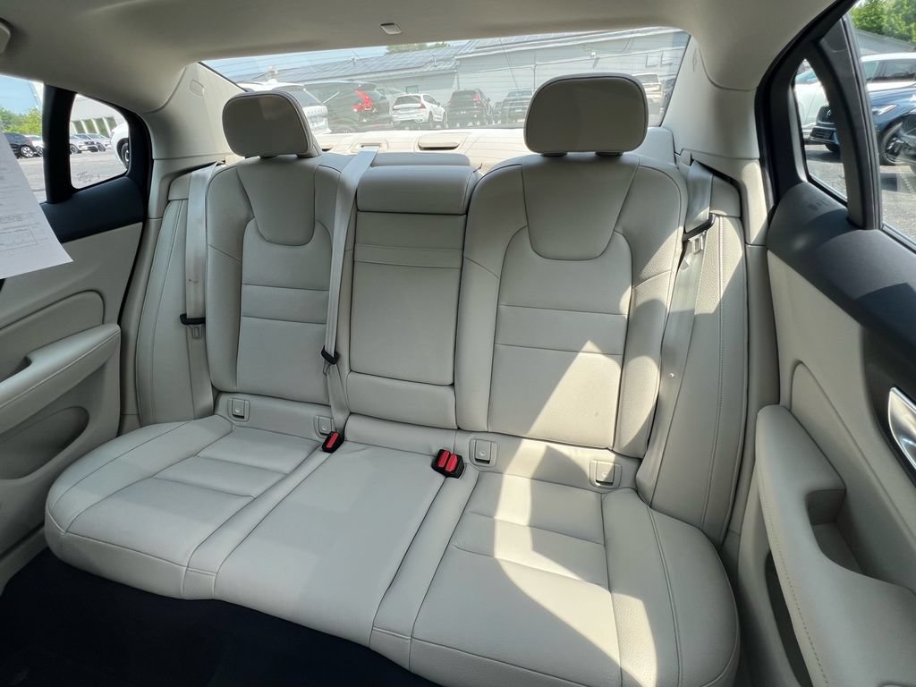 Certified 2025 Volvo S60 B5 Core AWD/4WD image 20