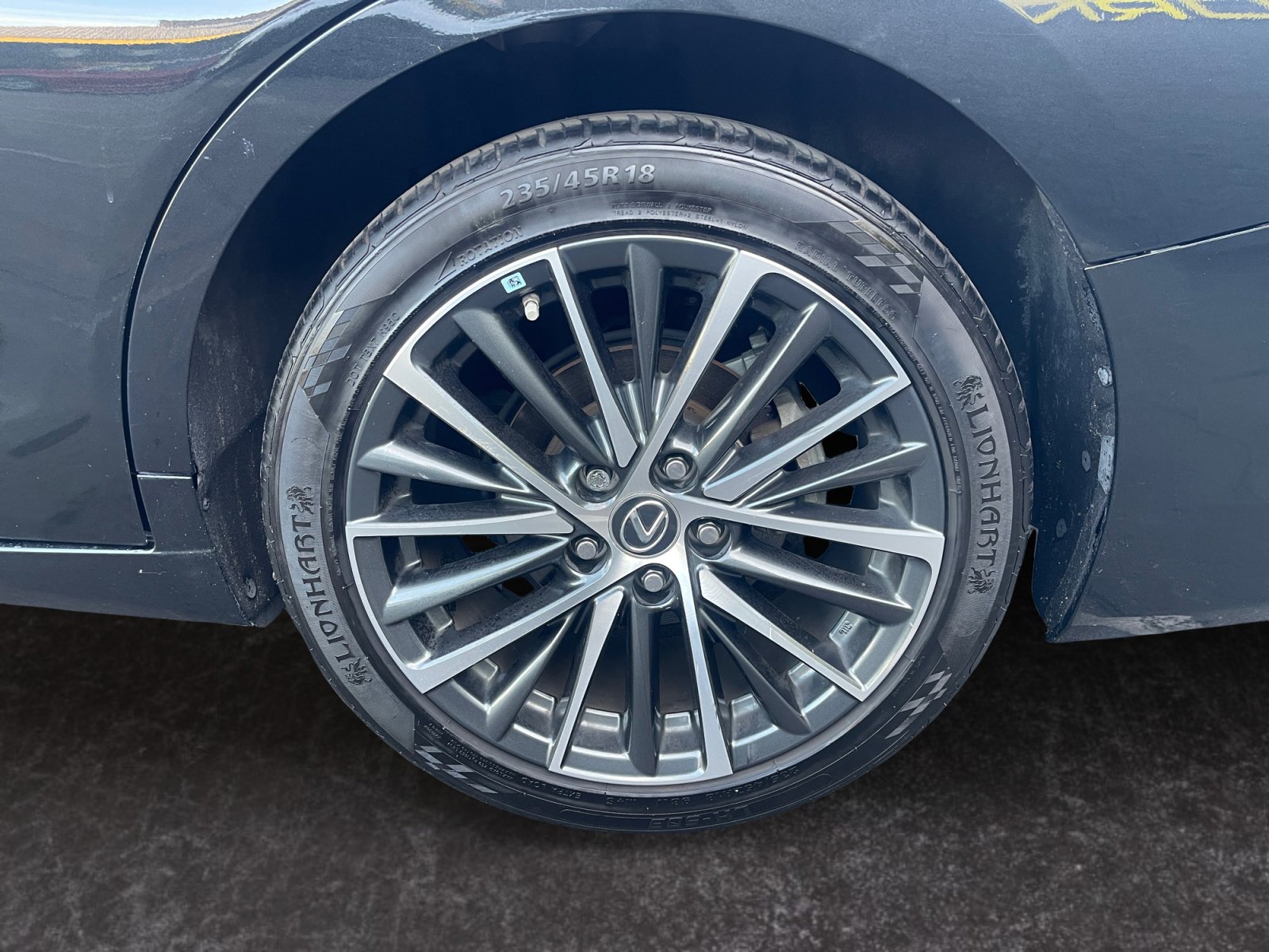 Used 2023 Lexus ES 300h w/ Premium Package image 14