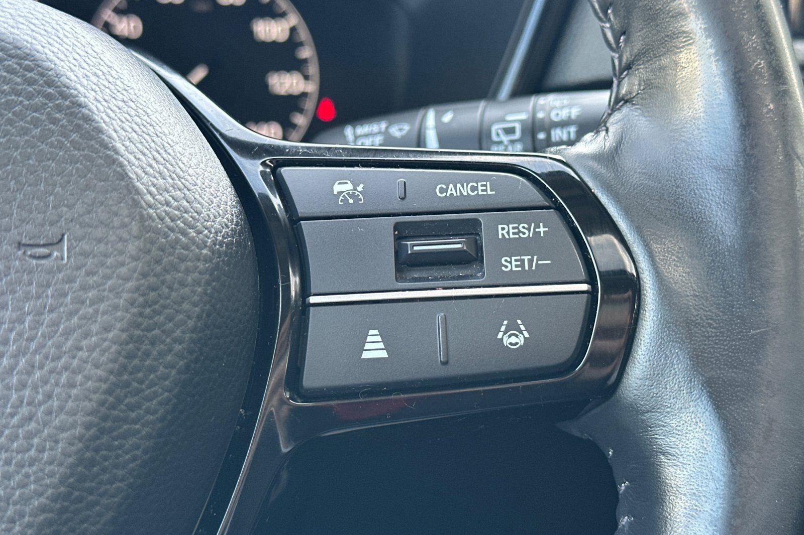 Used 2023 Honda CR-V EX-L image 32