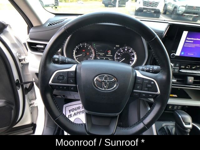Used 2023 Toyota Highlander XLE image 14