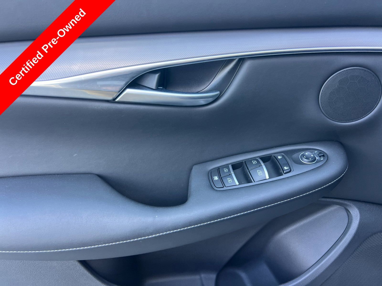 Used 2024 INFINITI QX50 Pure image 11