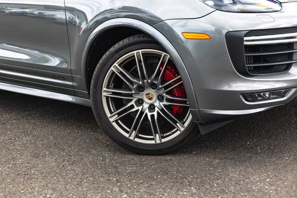 Used 2016 Porsche Cayenne GTS AWD/4WD image 4