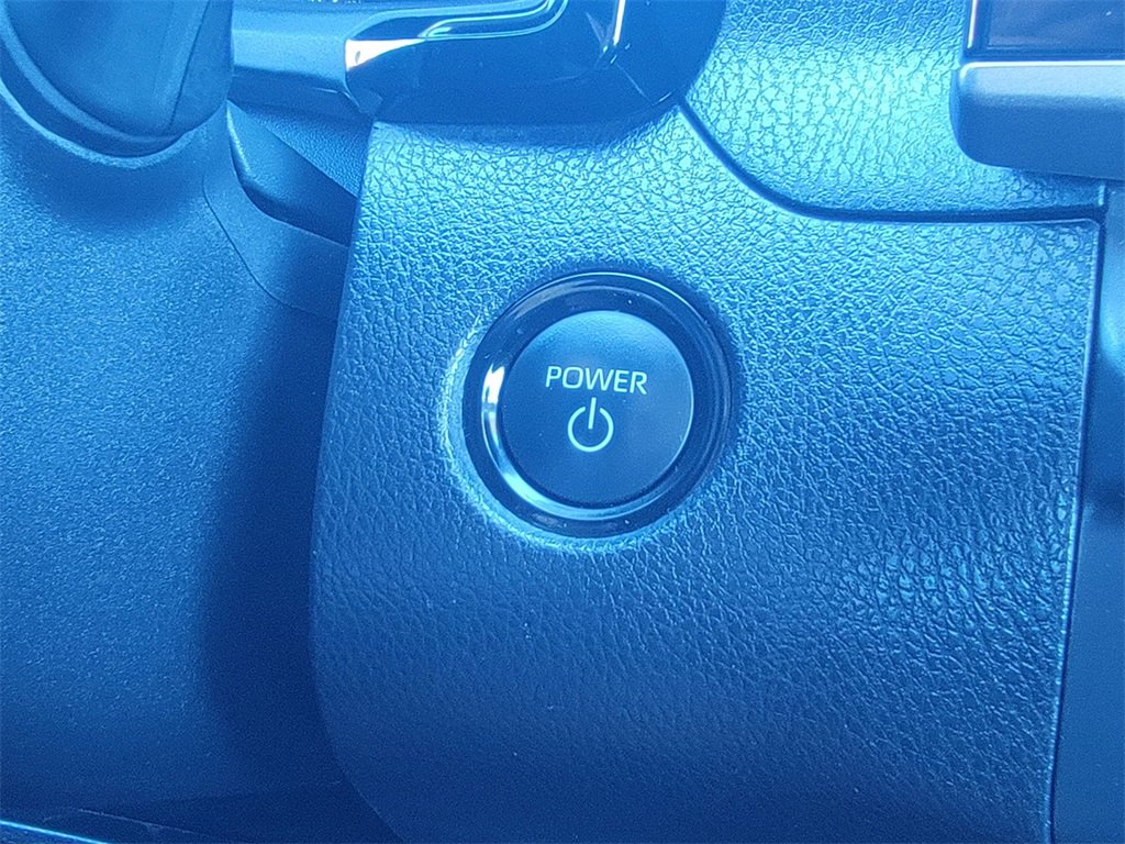 Used 2025 Toyota Camry LE image 31