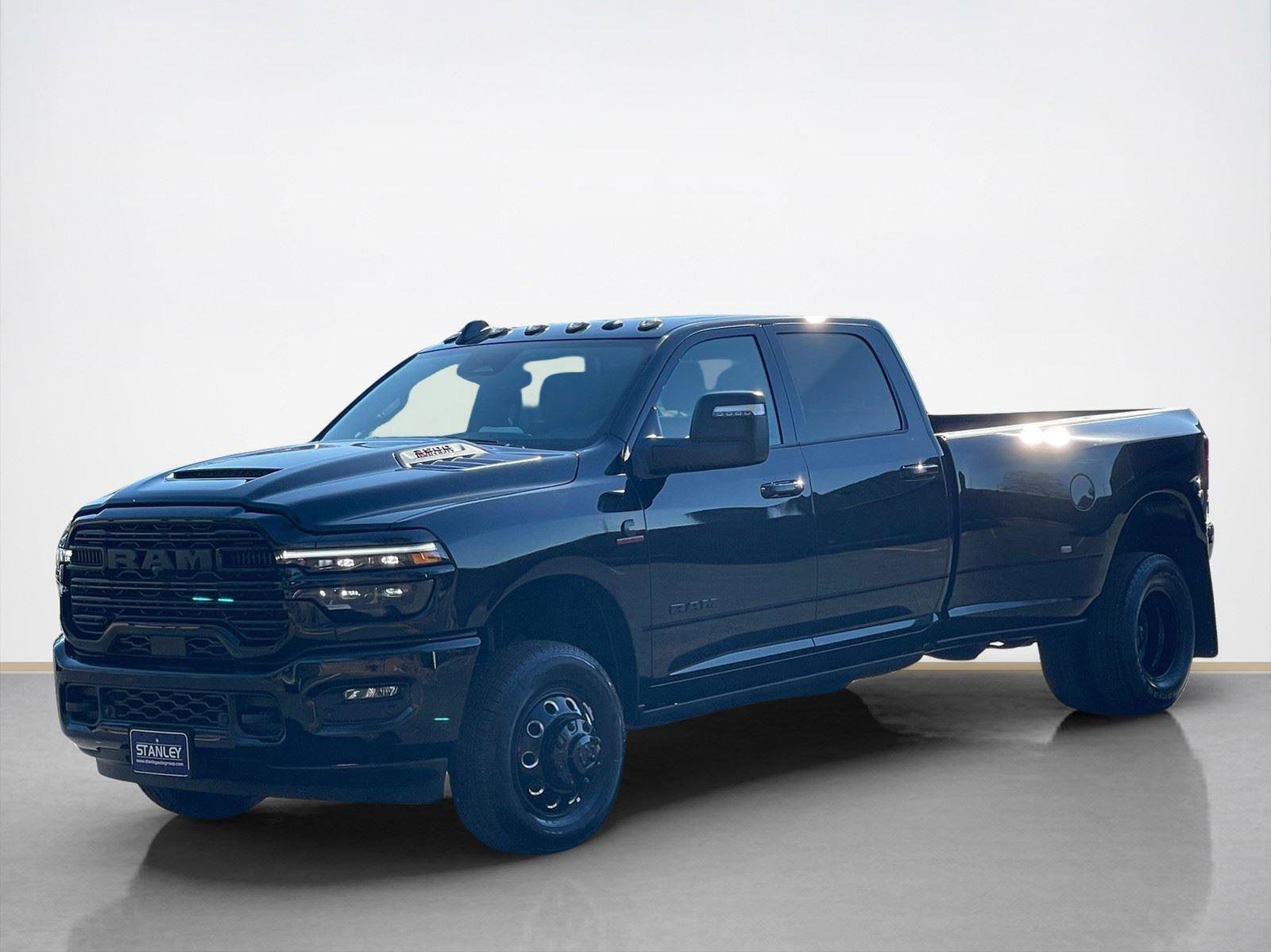 New 2026 RAM 3500 Laramie AWD/4WD image 3