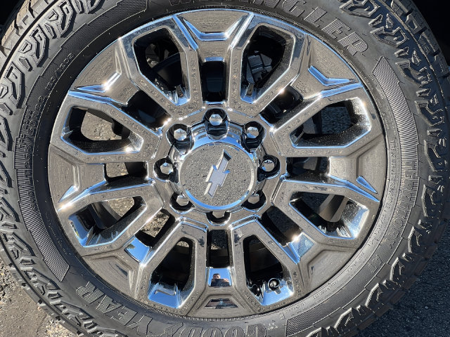New 2026 Chevrolet Silverado 2500 LT w/ Leather Package AWD/4WD image 6