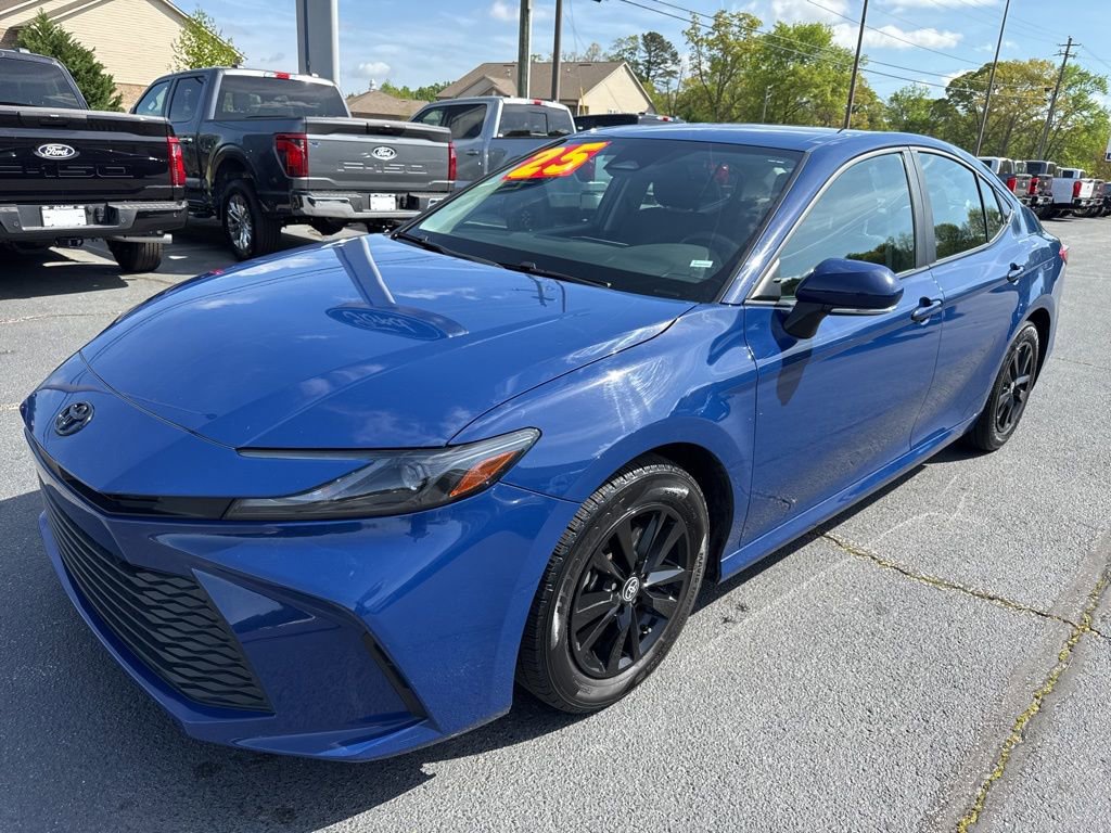 Used 2025 Toyota Camry XSE FWD image 4