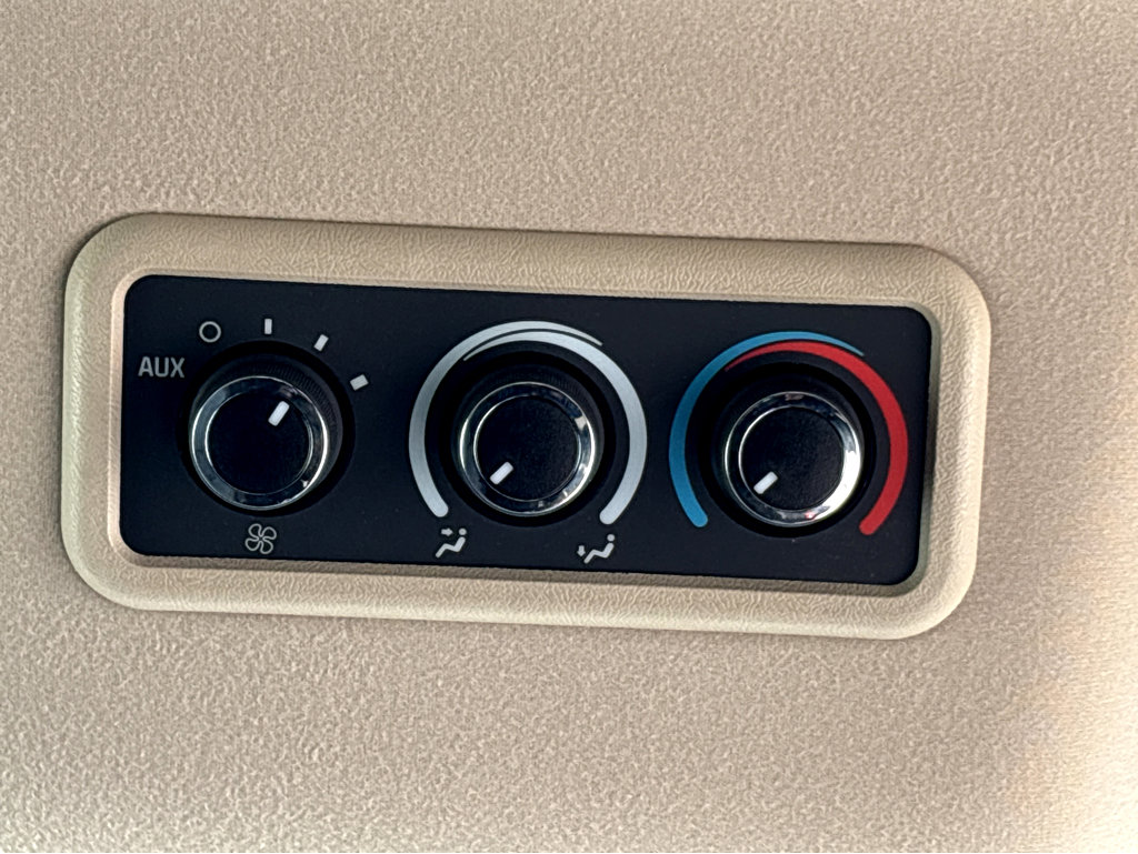 Used 2019 Chevrolet Express 3500 LT w/ LT Preferred Equipment Group image 21