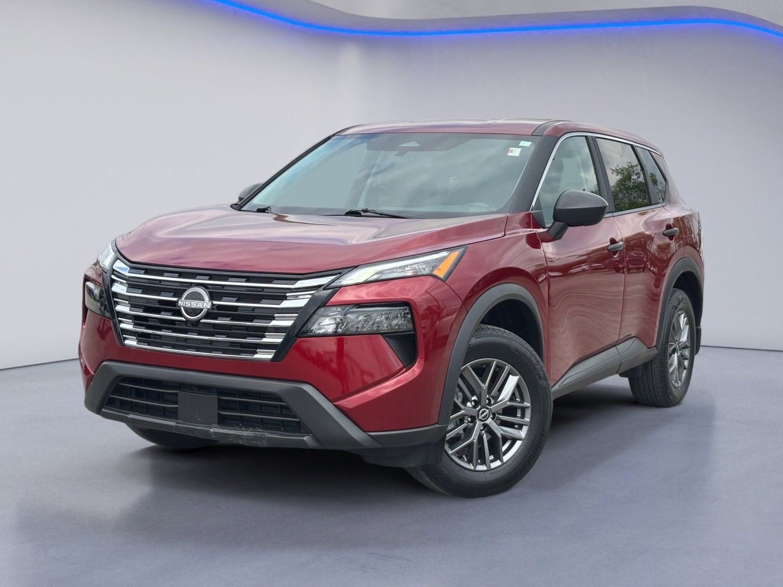 Used 2025 Nissan Rogue S image 2