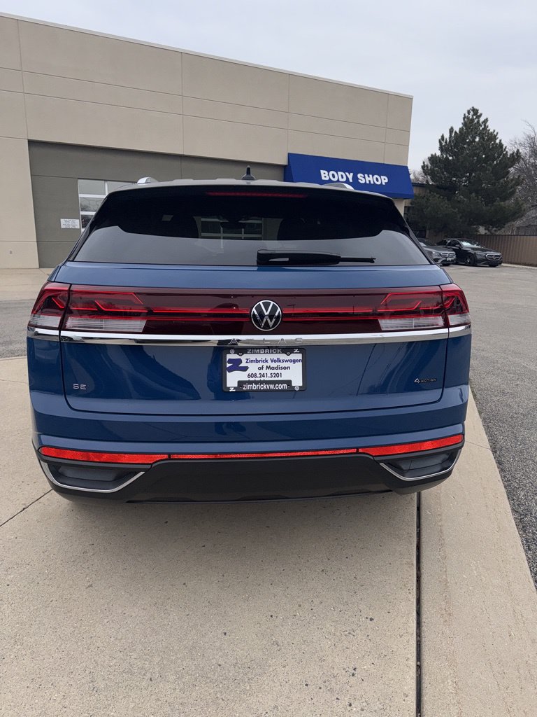 Used 2025 Volkswagen Atlas Cross Sport SE AWD/4WD image 6