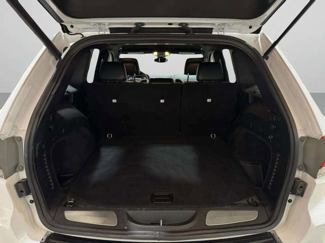 Used 2018 Jeep Grand Cherokee Limited image 32