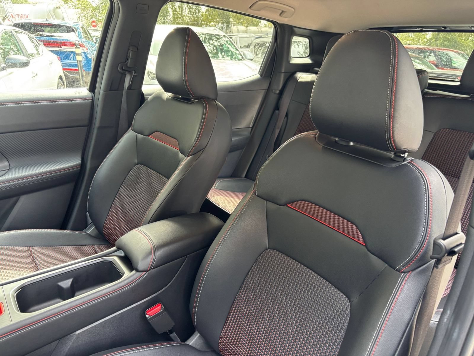 Used 2026 Nissan Kicks SR AWD/4WD image 34