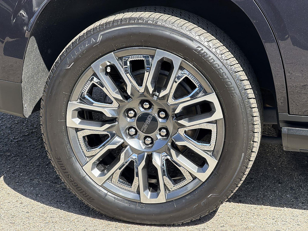 Used 2023 GMC Yukon Denali Ultimate AWD/4WD image 33