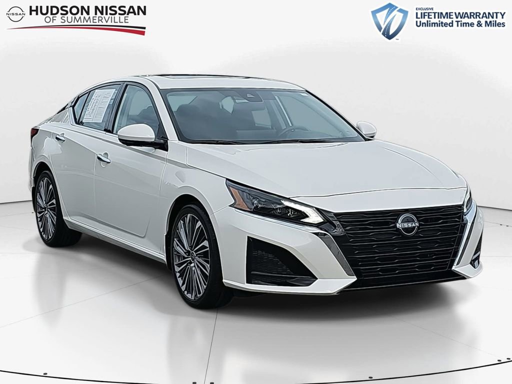 Used 2025 Nissan Altima 2.5 SL image 1