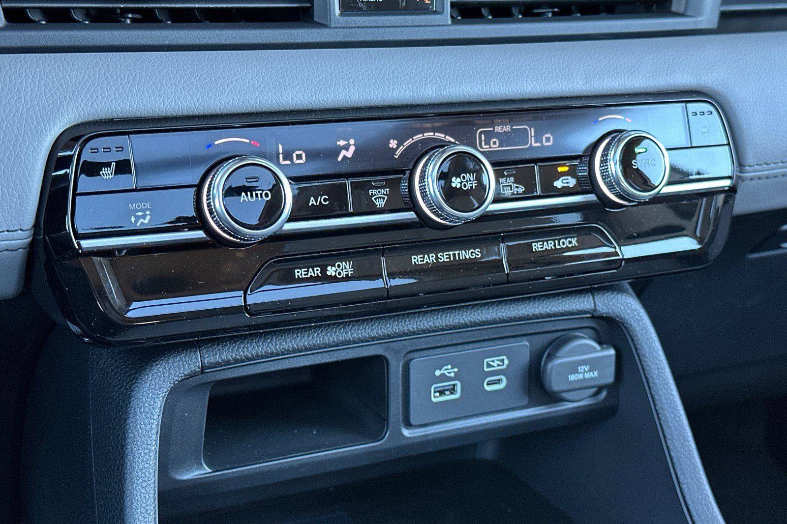 New 2025 Honda Pilot Touring image 25