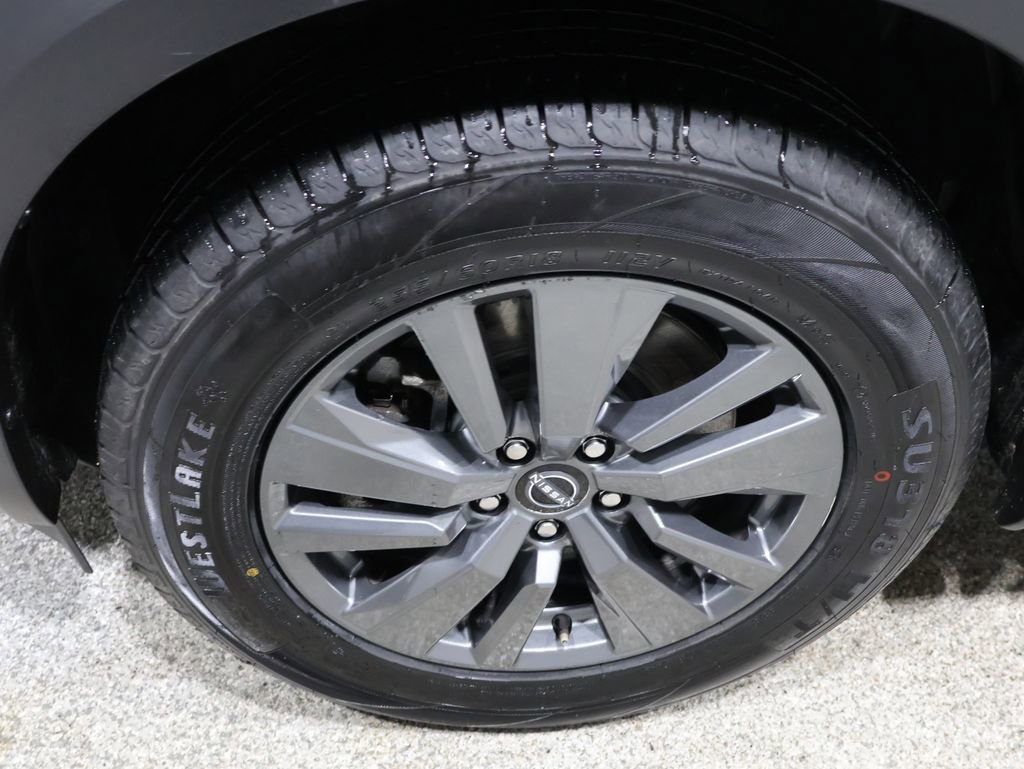 Used 2024 Nissan Pathfinder SV image 10