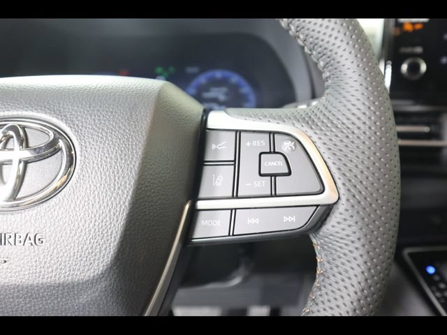 Used 2025 Toyota Sienna Limited AWD/4WD image 44