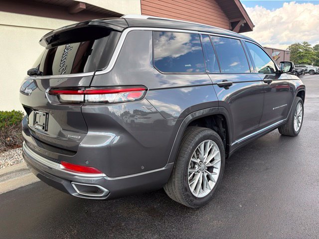 Used 2023 Jeep Grand Cherokee L Summit w/ Luxury Tech Group V AWD/4WD image 9