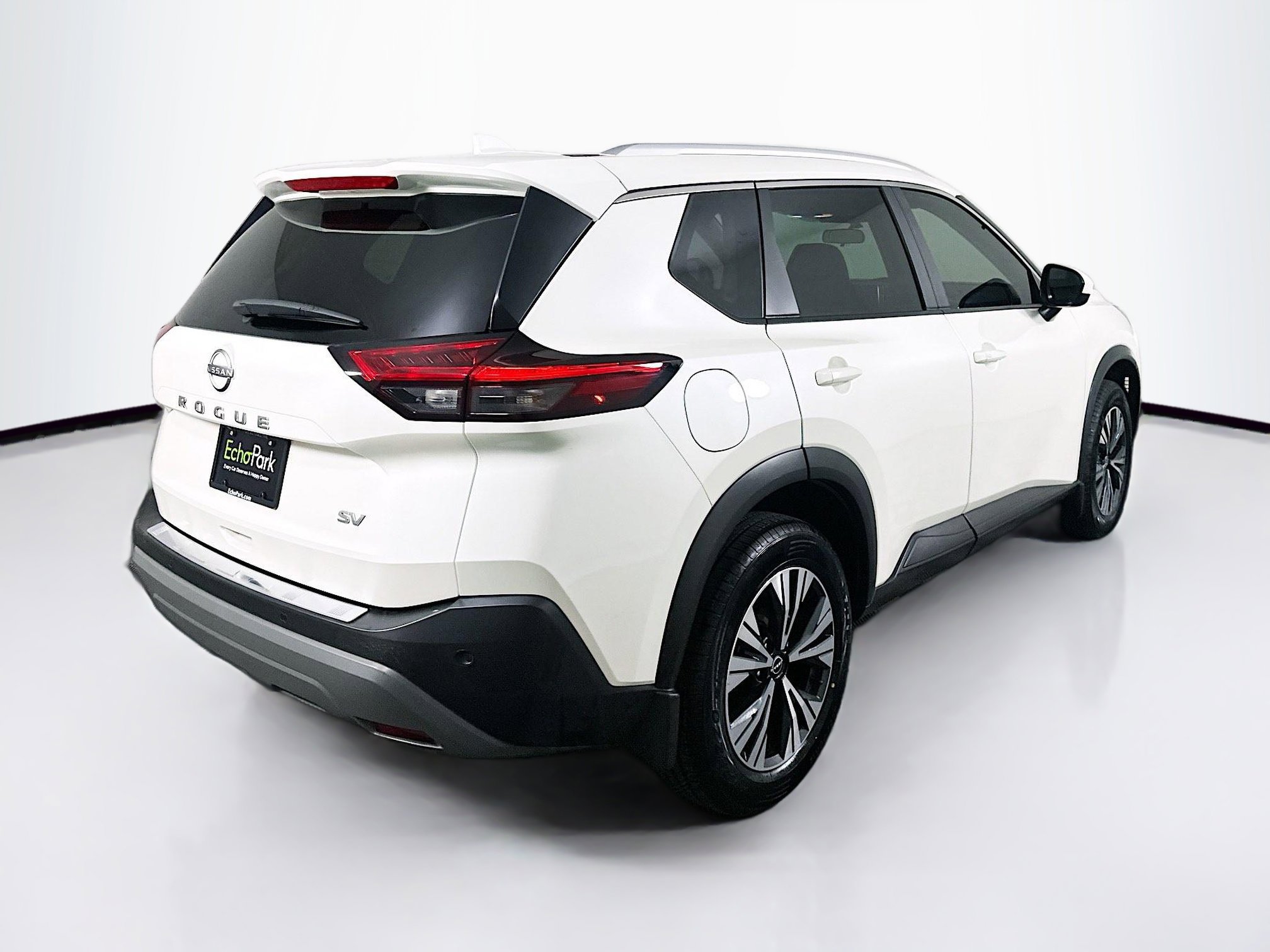 Used 2023 Nissan Rogue SV w/ SV Premium B Package image 9