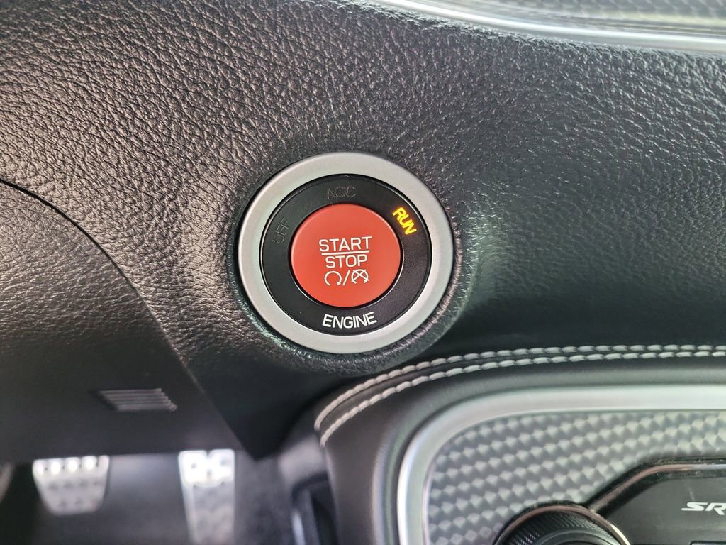 Used 2015 Dodge Challenger SRT Hellcat image 30