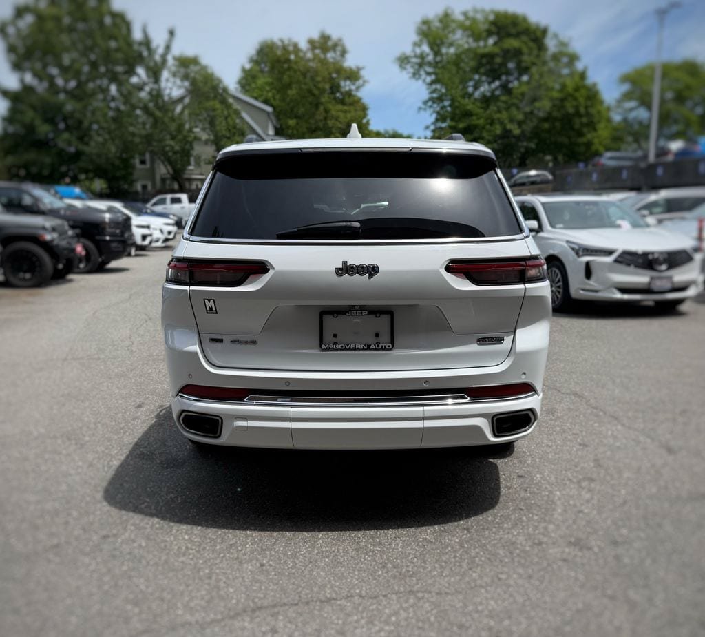 Used 2022 Jeep Grand Cherokee L Overland w/ Advanced Protech Group III AWD/4WD image 10