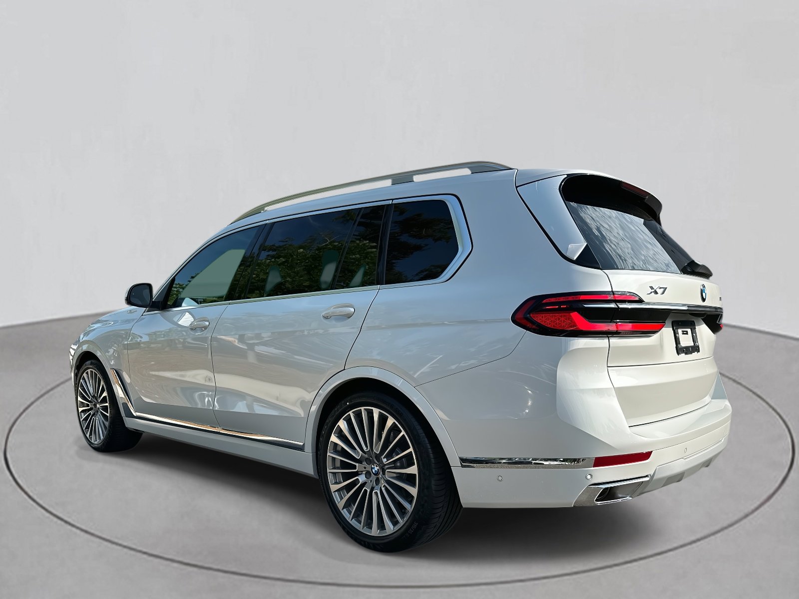 New 2026 BMW X7 xDrive40i w/ Premium Package image 3