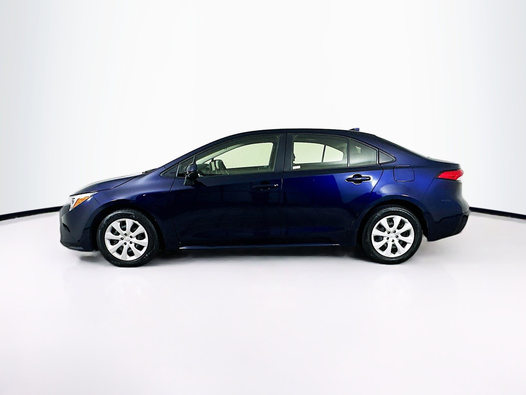 Used 2023 Toyota Corolla LE FWD image 4