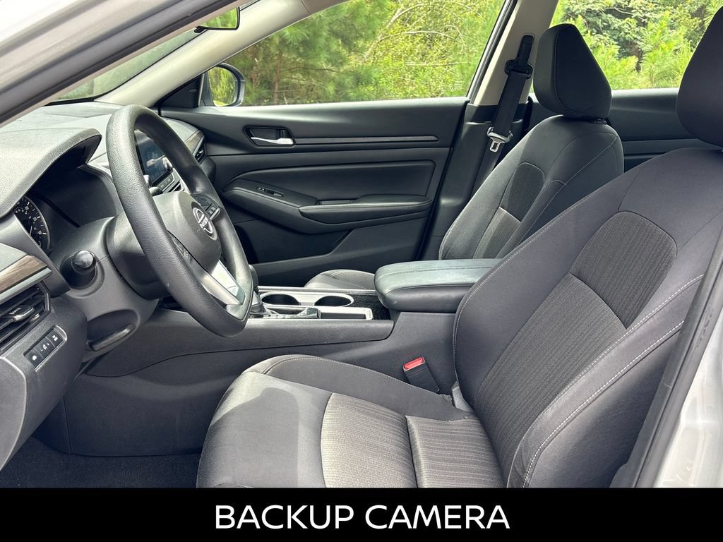 Used 2024 Nissan Altima 2.5 SV FWD image 5
